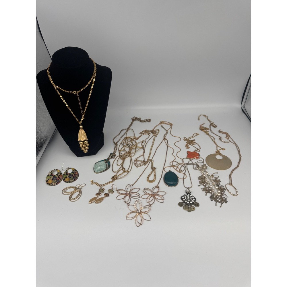 Mixed Costume Jewelry Lot Necklaces Earrings Statement Fashion Gold Silver Tone